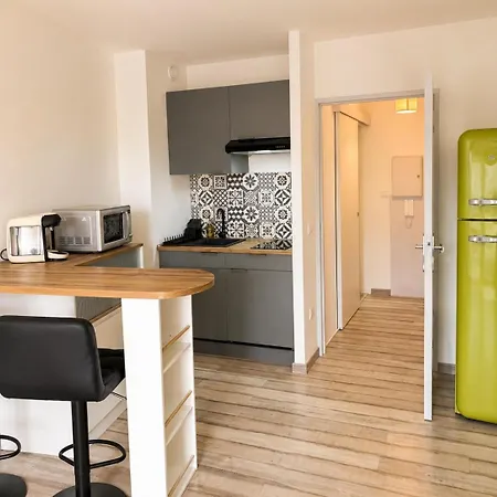 Appartement Lovely With Balcony - Location