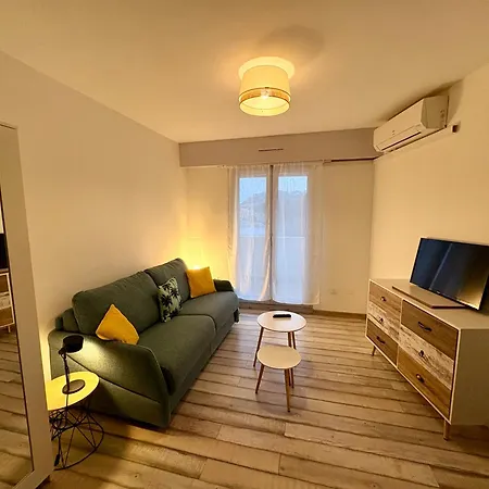 Lovely With Balcony - Location *